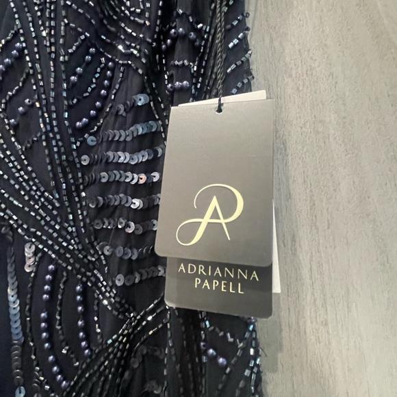 Adrianna Papell Beaded Gown Size 4 NWT - Picture 7 of 11